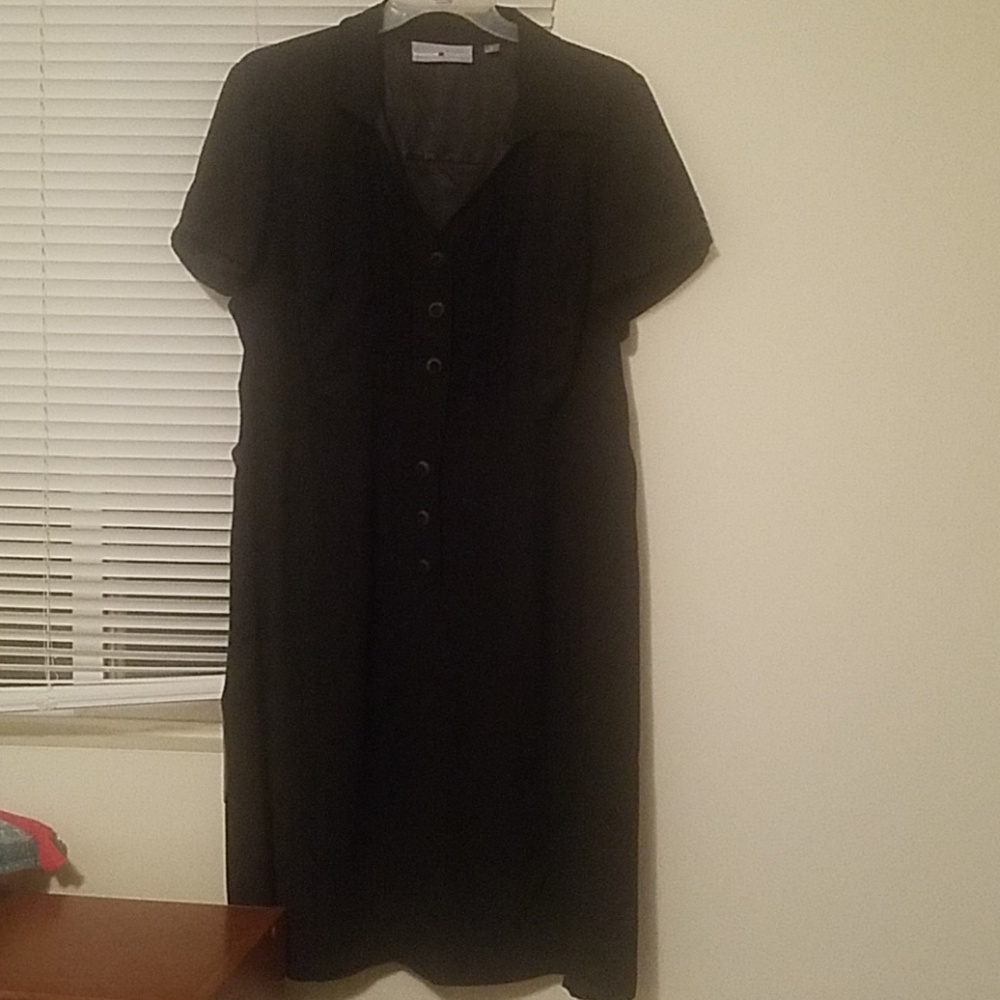 Avenue Studio black belted dress